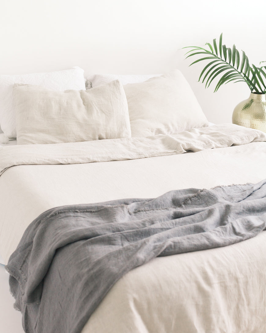 Stonewashed Linen Throw | 213 × 152 cm